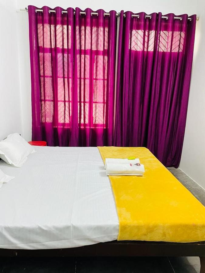 Shree Balaji Homestay Ayodhya Exteriör bild