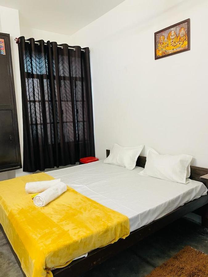 Shree Balaji Homestay Ayodhya Exteriör bild