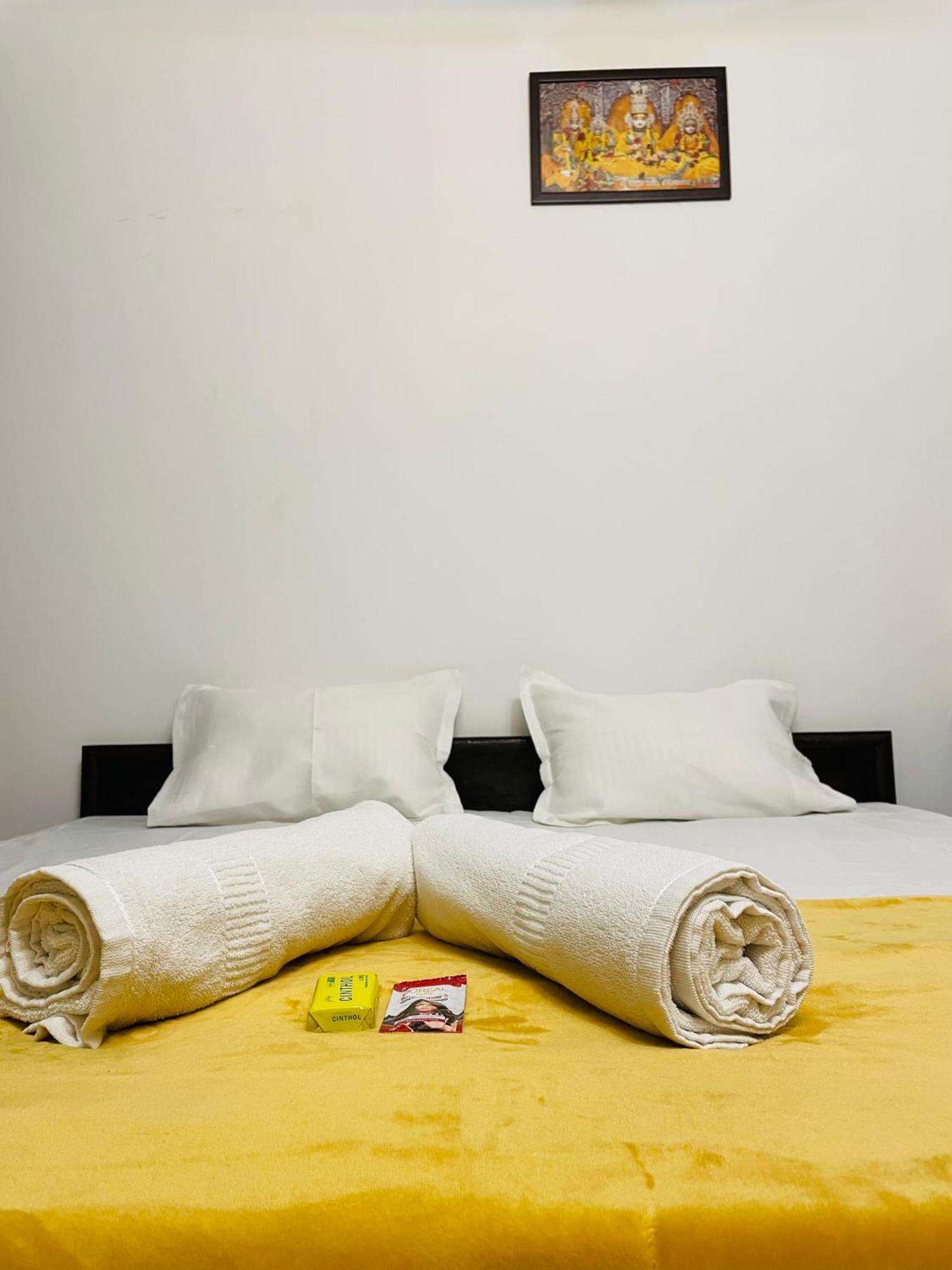 Shree Balaji Homestay Ayodhya Exteriör bild