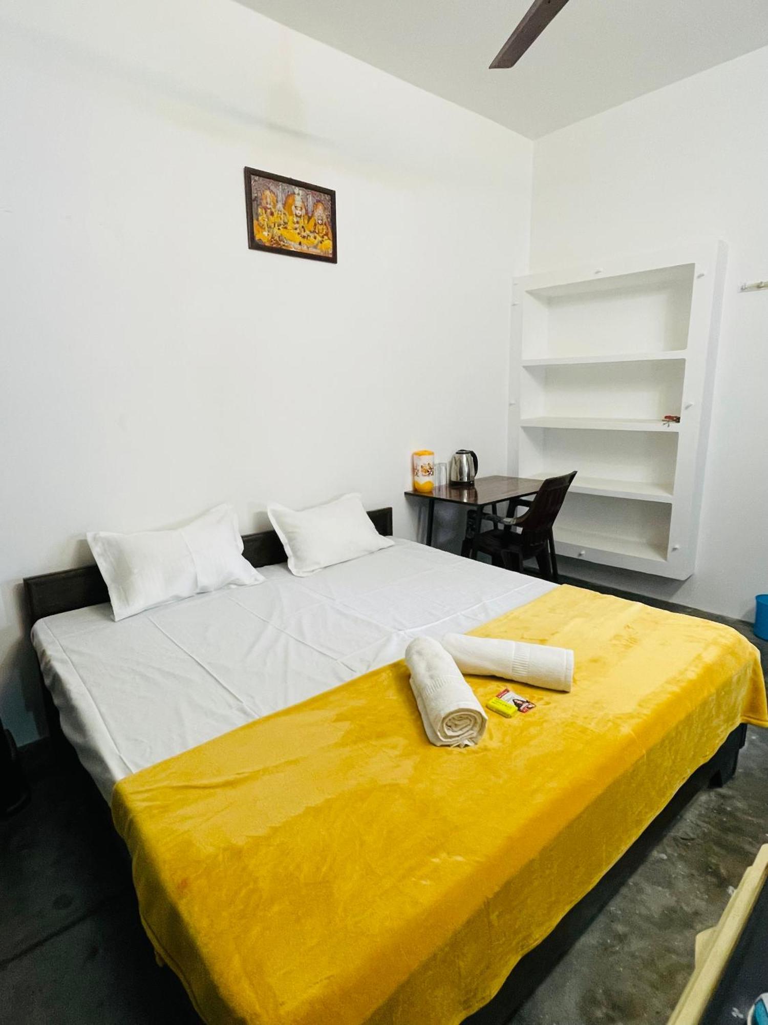 Shree Balaji Homestay Ayodhya Exteriör bild